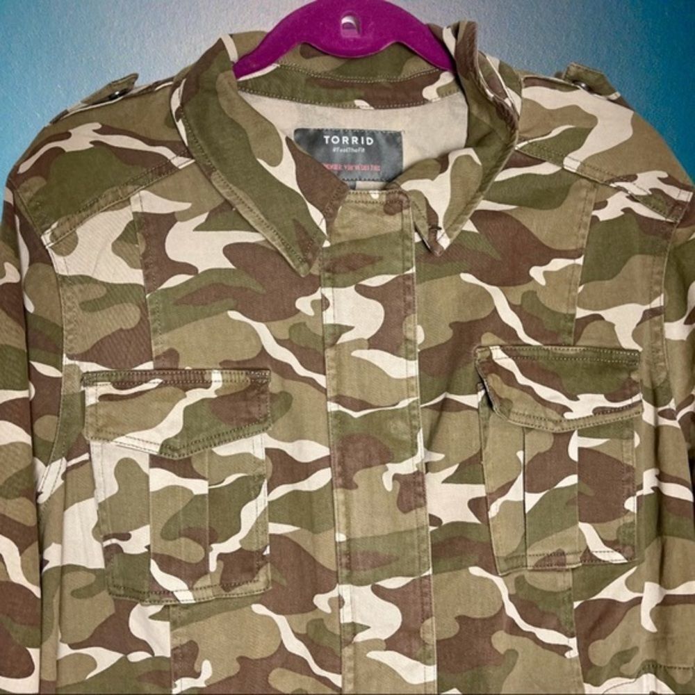 Torrid Camo Embroidered Twill Anorak Jacket Size 2 2XL 18/20 - Picture 12 of 15